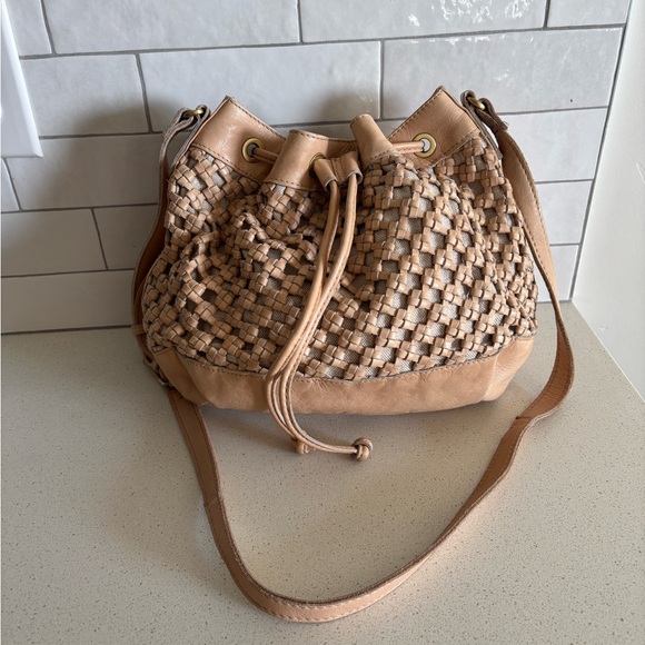 marta ponti Handbags - Marta Ponti Portugal Woven Leather Light Brown Nude Hobo Bucket Crossbody Bag